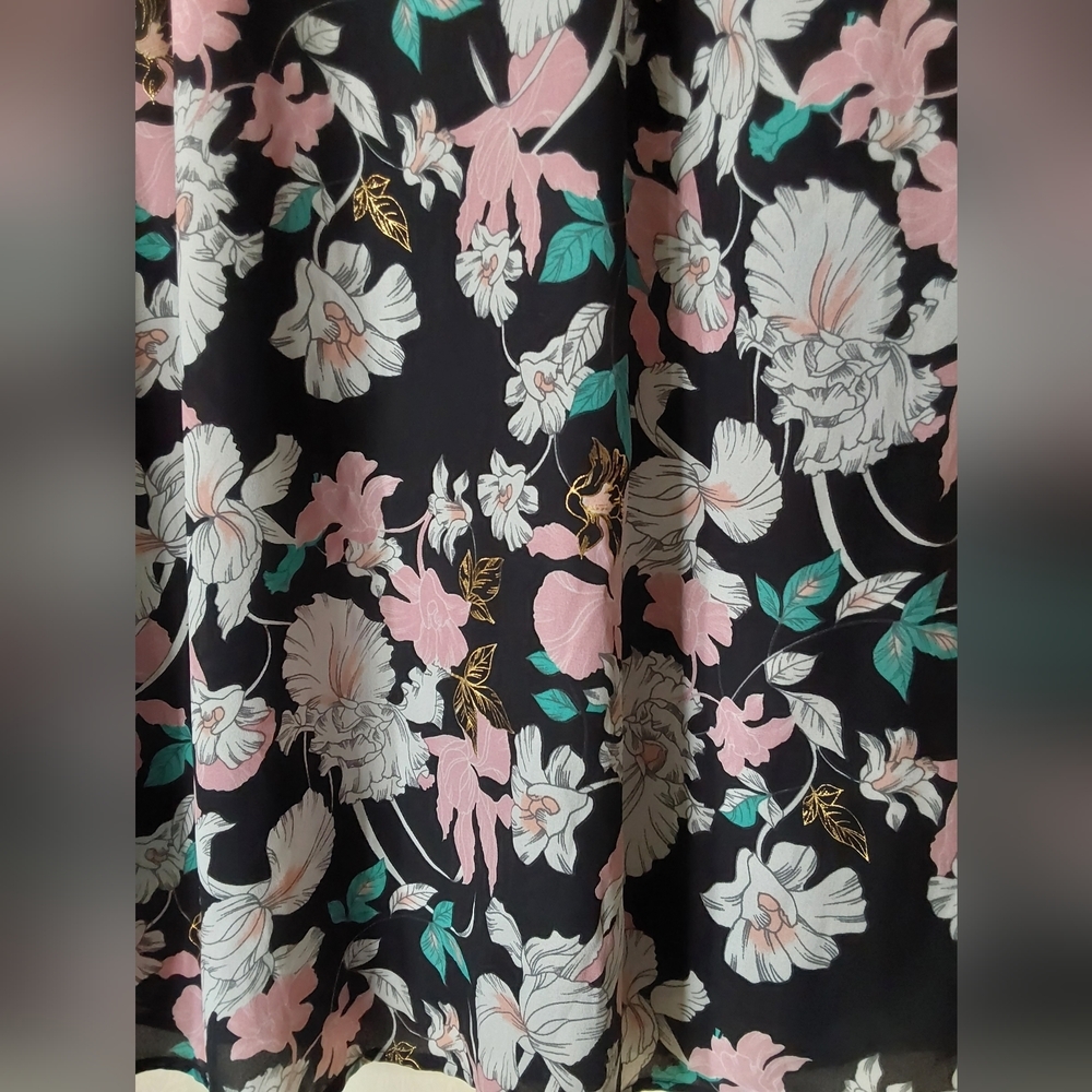 Everly Dress, Juliette Floral Foil Shift Sleeveless Dress, Size Medium - Picture 3 of 11